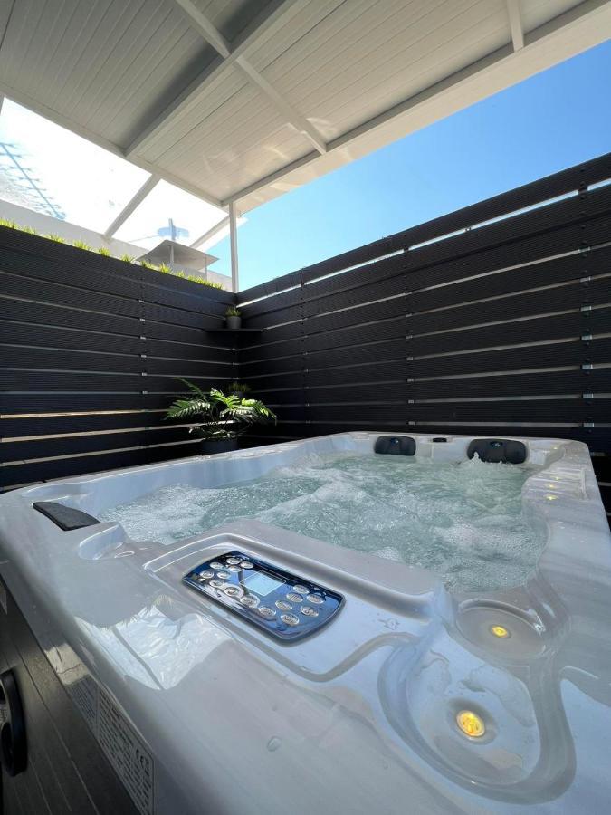 Loft Spa Greece - Enjoy Our Jacuzzi Kalamata Exterior photo