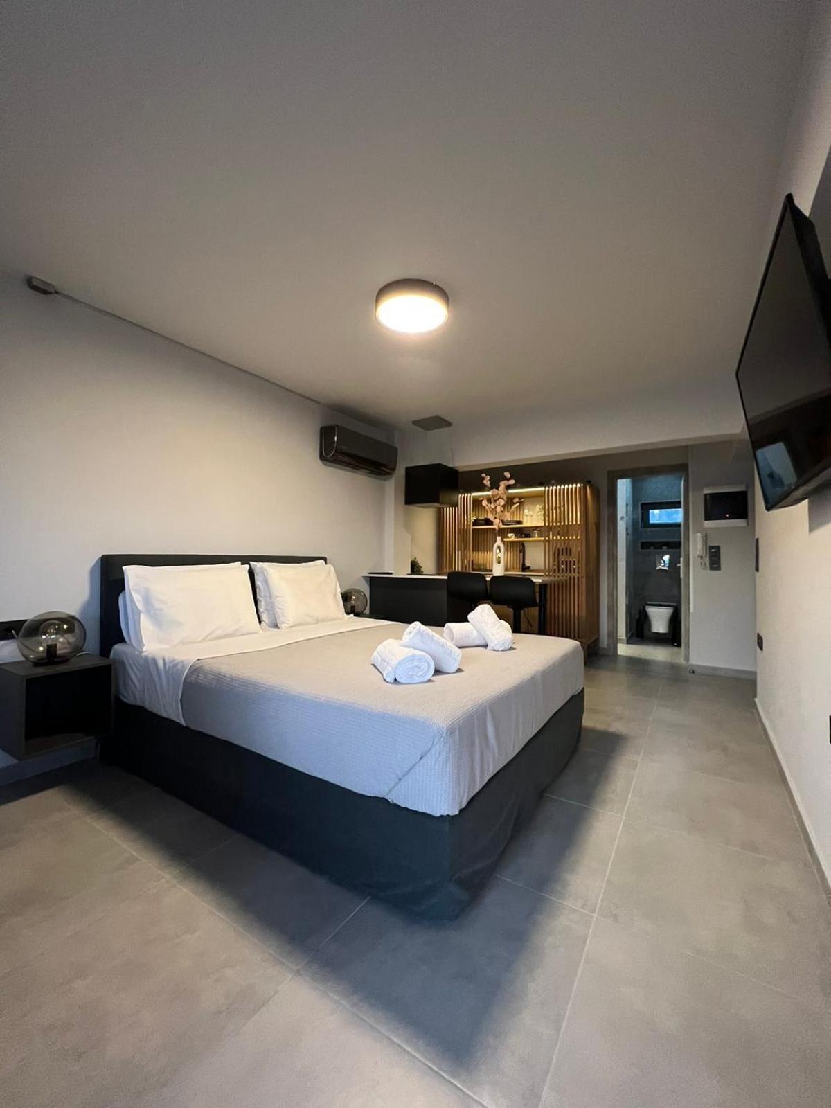 Loft Spa Greece - Enjoy Our Jacuzzi Kalamata Exterior photo